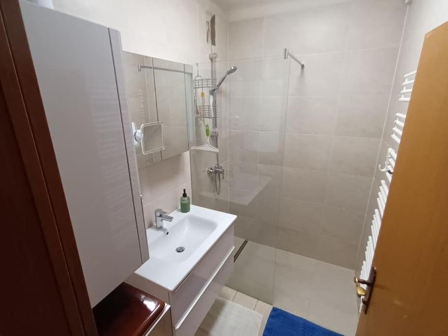 Modernes Apartment In Wien Eksteriør bilde