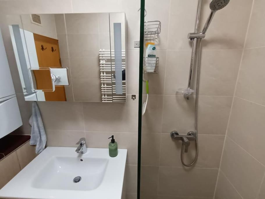Modernes Apartment In Wien Eksteriør bilde